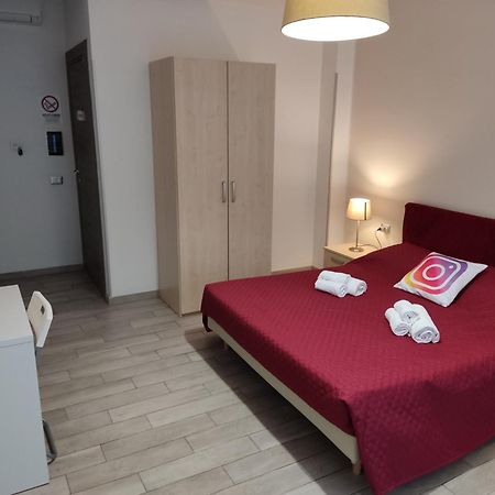 פיזה Guest House Web Room מראה חיצוני תמונה